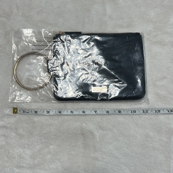 CAROLINA HERRERA Wristlet Ring Bag Black Velvet Good Girl - Picture 4 of 4
